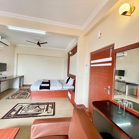 Hotel Subham Beach Inn ! Puri Near-Sea-Beach-And-Temple Fully-Air-Conditioned-Hotel With-Lift-And-Parking-Facility Exterior photo
