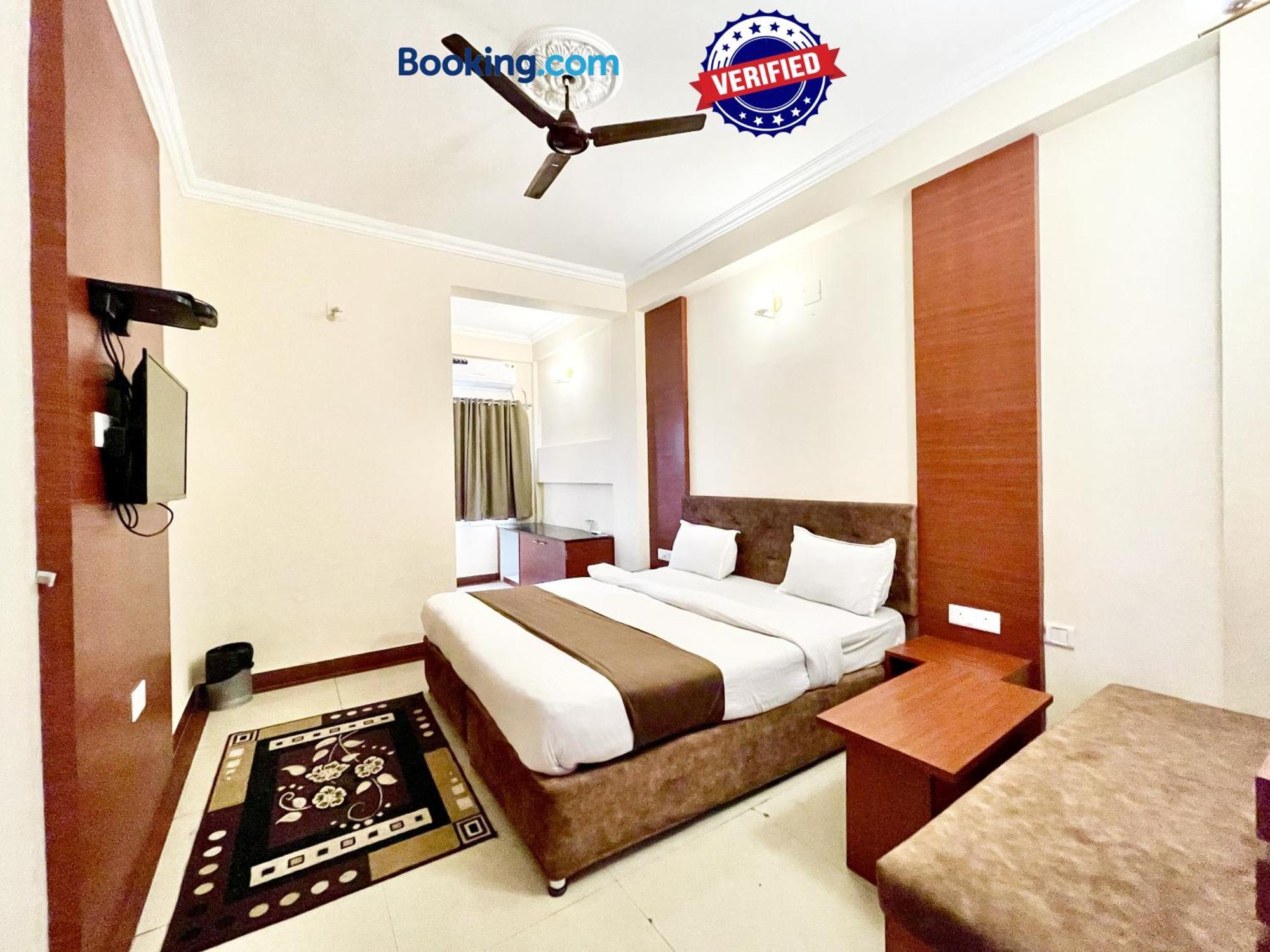 Hotel Subham Beach Inn ! Puri Near-Sea-Beach-And-Temple Fully-Air-Conditioned-Hotel With-Lift-And-Parking-Facility Exterior photo