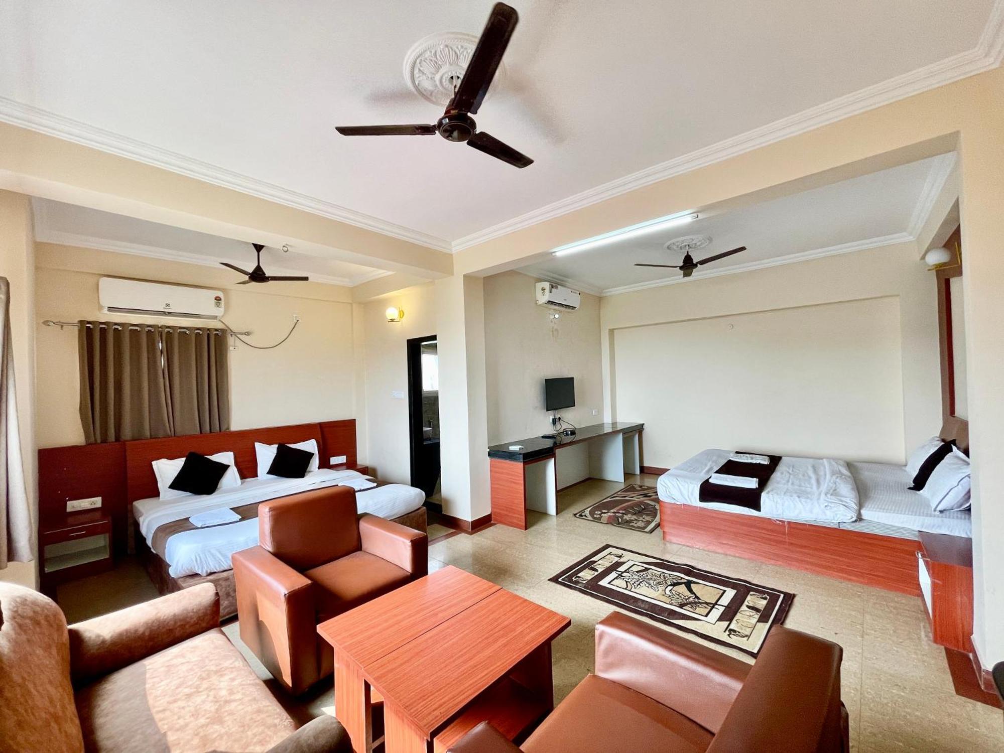 Hotel Subham Beach Inn ! Puri Near-Sea-Beach-And-Temple Fully-Air-Conditioned-Hotel With-Lift-And-Parking-Facility Exterior photo