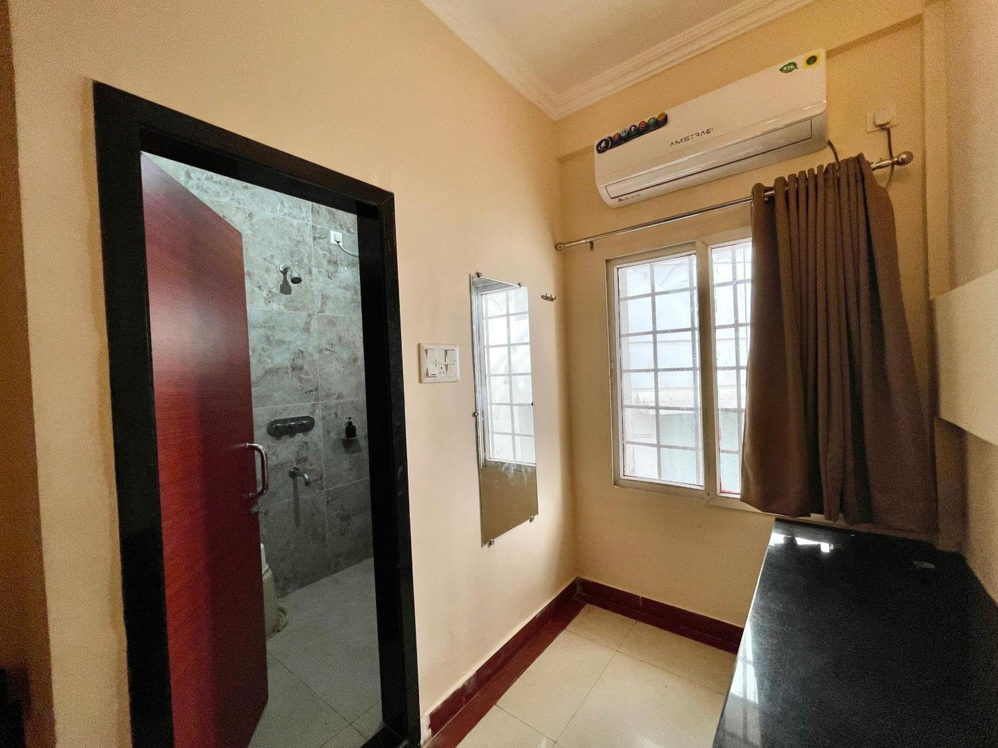 Hotel Subham Beach Inn ! Puri Near-Sea-Beach-And-Temple Fully-Air-Conditioned-Hotel With-Lift-And-Parking-Facility Exterior photo