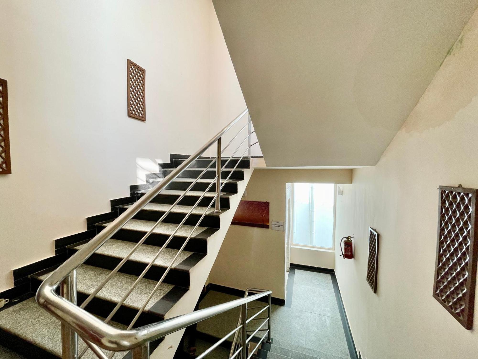 Hotel Subham Beach Inn ! Puri Near-Sea-Beach-And-Temple Fully-Air-Conditioned-Hotel With-Lift-And-Parking-Facility Exterior photo